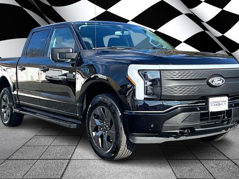 Used 2024 Ford F150 Lightning Flash image 11