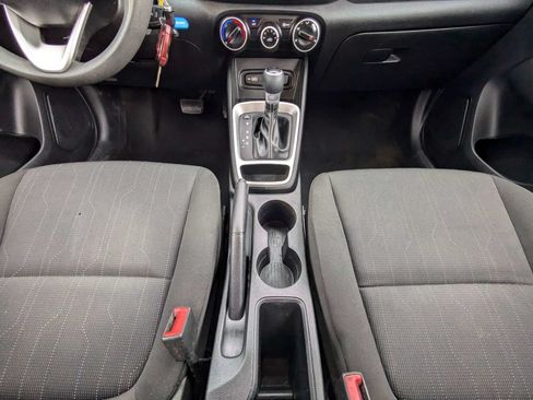 Used 2022 Hyundai Venue SE w/ Cargo Package FWD image 19