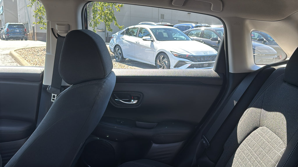 Used 2025 Honda HR-V LX image 28