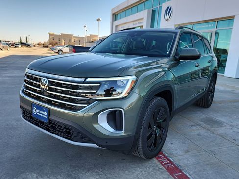 New 2026 Volkswagen Atlas SE image 3