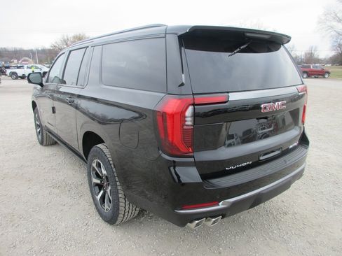 New 2026 GMC Yukon XL AT4 w/ AT4 Premium Package image 7
