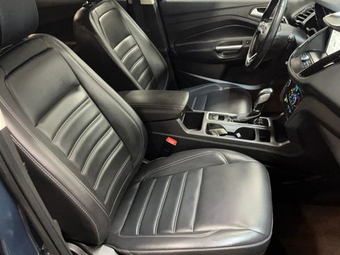 Used 2019 Ford Escape SEL image 17