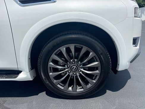 Used 2024 Nissan Armada Platinum w/ Captain's Chairs Package RWD image 10