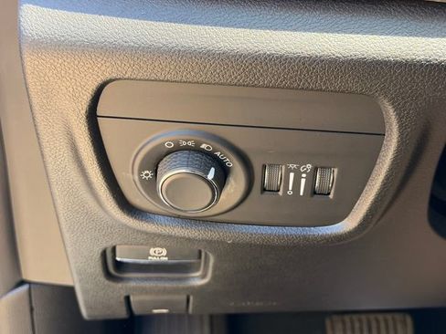 Used 2023 Jeep Grand Cherokee Altitude AWD/4WD image 20