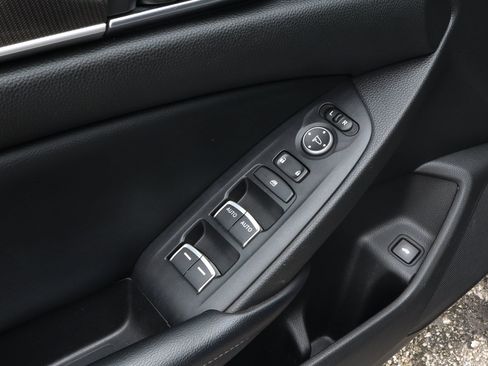 Used 2018 Honda Accord Sport image 14
