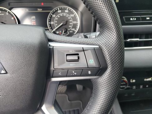 Used 2025 Mitsubishi Outlander SE AWD/4WD image 28