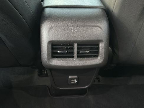 Used 2024 Chevrolet Equinox LT image 17