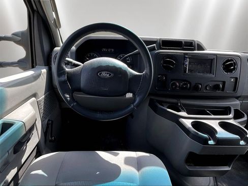 Used 2016 Ford E-350 and Econoline 350 Super Duty RWD image 8