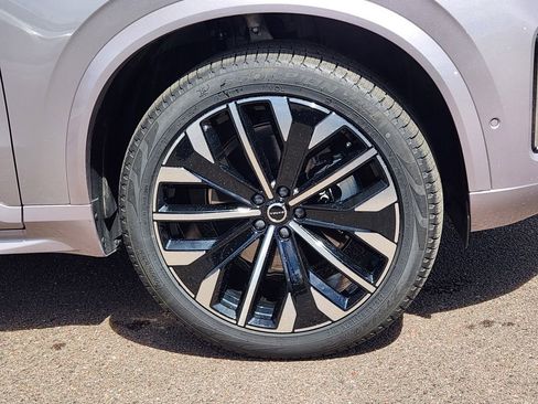 New 2026 Volvo XC90 B6 Plus w/ Protection Package Premier AWD/4WD image 30