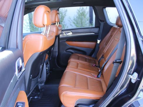 Used 2015 Jeep Grand Cherokee SRT w/ Trailer Tow Group IV image 21