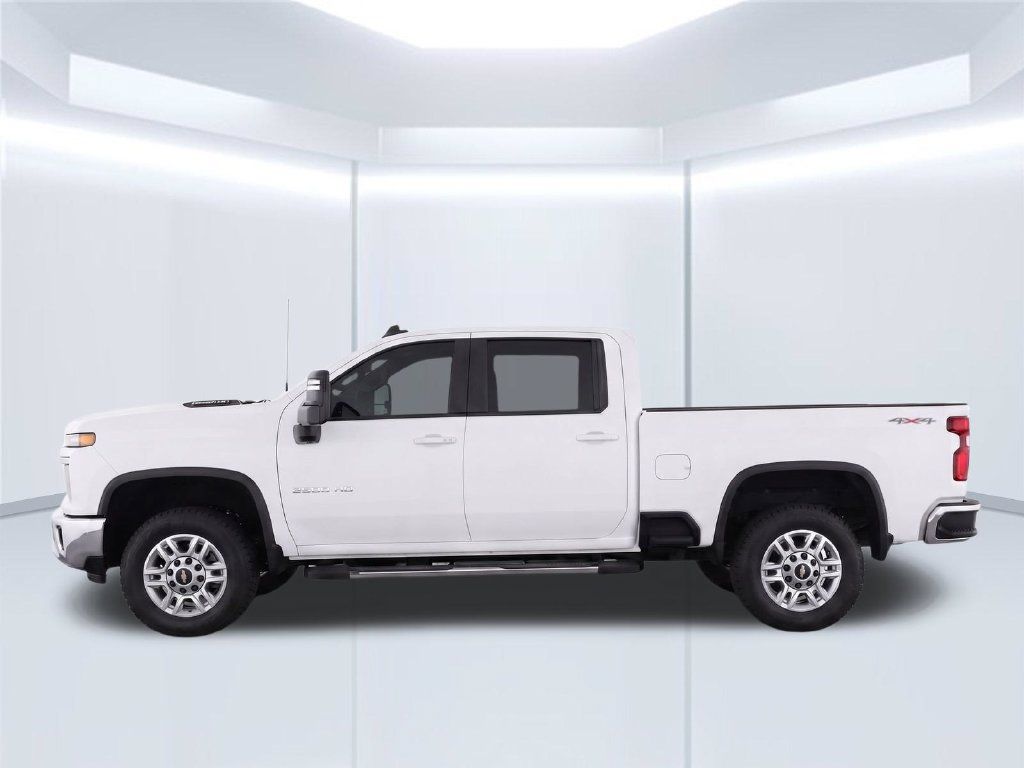Used 2025 Chevrolet Silverado 2500 LT w/ Safety Package AWD/4WD image 10