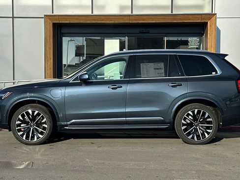 New 2026 Volvo XC90 T8 Plus w/ Protection Package Premier AWD/4WD image 5