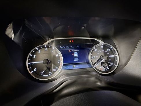 Used 2024 Nissan Titan SV w/ SV Bronze Edition Package image 17