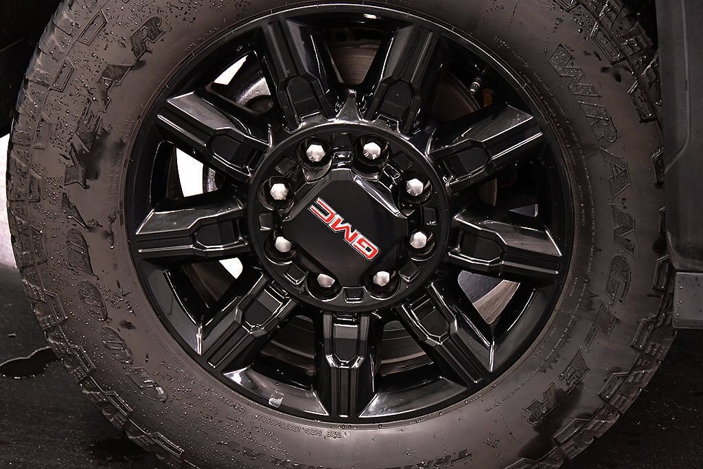 Used 2025 GMC Sierra 2500 AT4 AWD/4WD image 9
