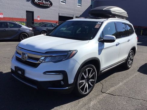 Used 2021 Honda Pilot Touring image 3