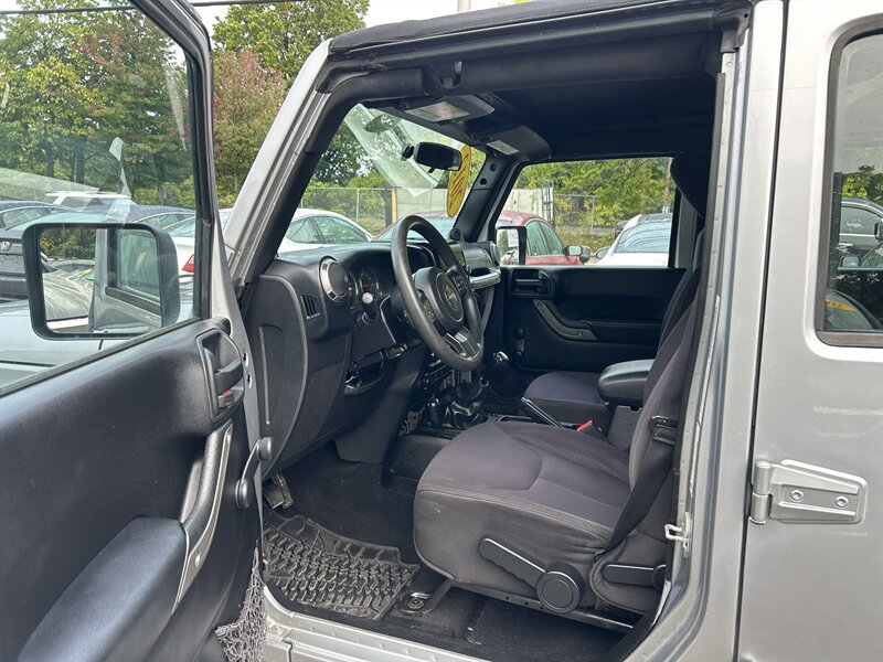 Used 2013 Jeep Wrangler Unlimited Sport AWD/4WD image 9