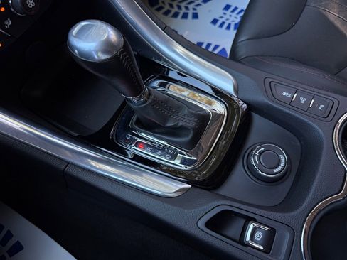 Used 2015 Chevrolet SS RWD image 44