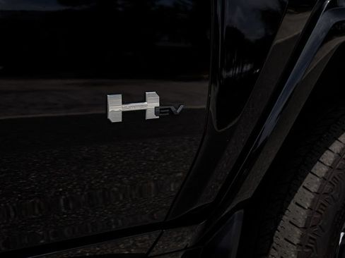 Used 2025 GMC Hummer EV 2X AWD/4WD image 42