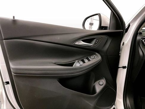 Used 2022 Buick Encore GX Select w/ Sport Touring Package FWD image 22