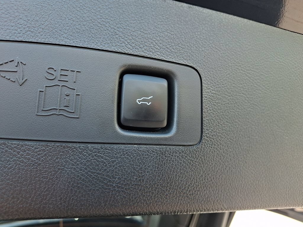 Certified 2023 Lincoln Corsair AWD image 29