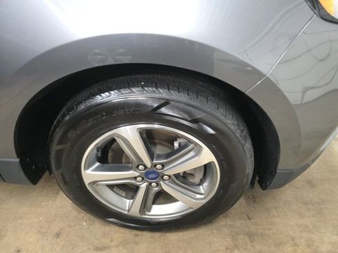 Used 2022 Ford Edge SEL w/ Convenience Package image 2