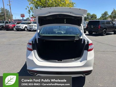 Used 2016 Ford Fusion SE w/ Equipment Group 202A FWD image 29