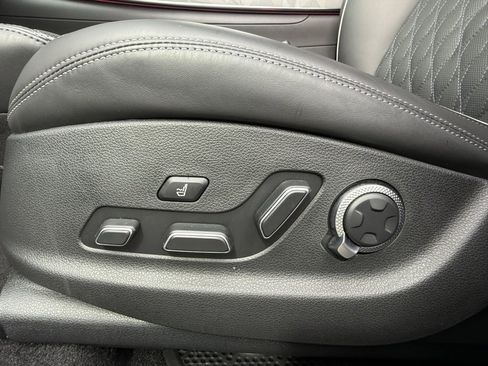 Used 2025 Genesis GV70 3.5T Sport w/ Sport Advanced Package image 10