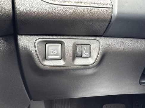 Used 2023 GMC Acadia SLT w/ Trailering Package AWD/4WD image 15