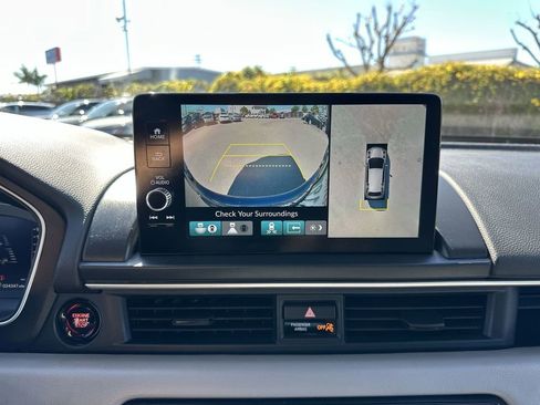 Used 2024 Honda Pilot Elite image 25