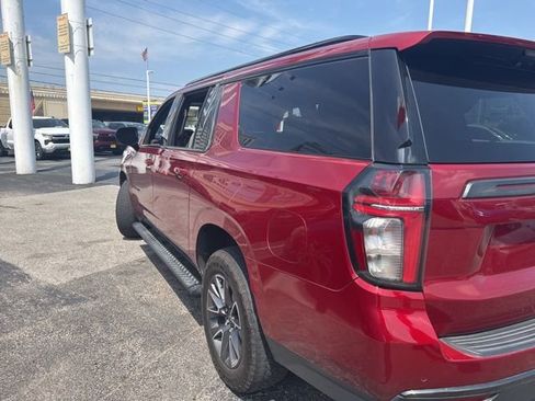 Used 2021 Chevrolet Suburban Z71 AWD/4WD image 4