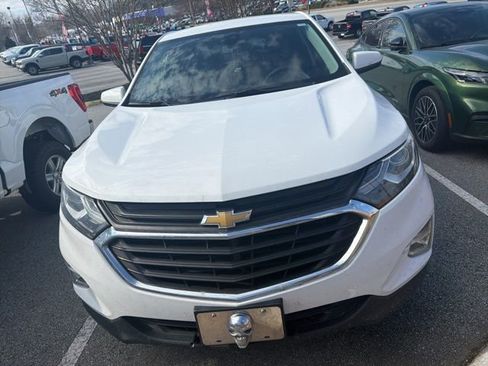 Used 2020 Chevrolet Equinox LT image 2