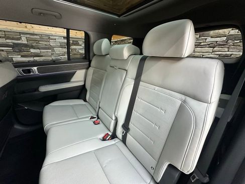 Used 2024 Hyundai Santa Fe Limited image 30