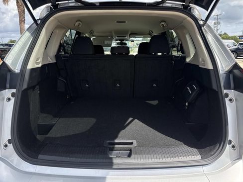 Used 2024 Nissan Rogue S AWD/4WD image 8