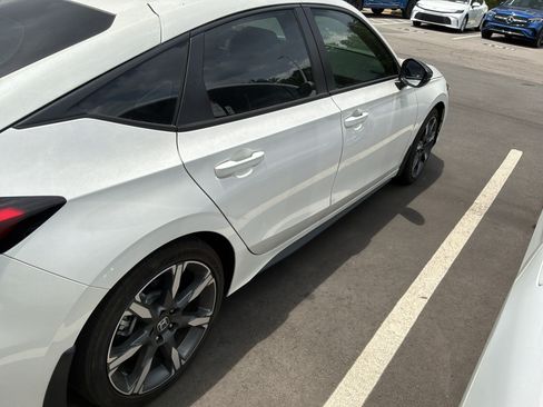 Used 2025 Honda Civic Sport Touring image 9