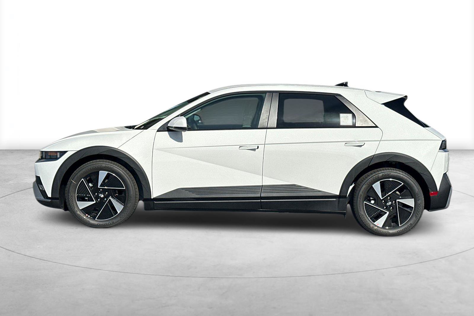 New 2027 Hyundai Ioniq 5 SE RWD image 3