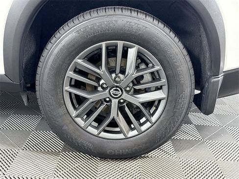 Certified 2021 Nissan Rogue S image 4