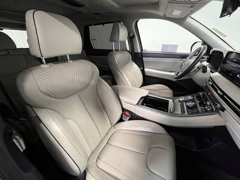 Used 2023 Hyundai Palisade Calligraphy image 9