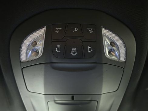 Used 2024 Chrysler Pacifica Touring FWD image 34