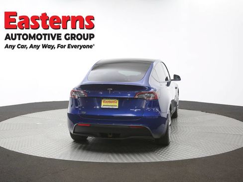 Used 2022 Tesla Model Y Long Range AWD/4WD image 32