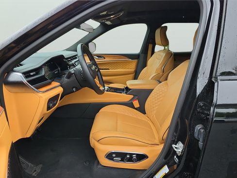 Used 2025 Jeep Grand Cherokee L Summit AWD/4WD image 15