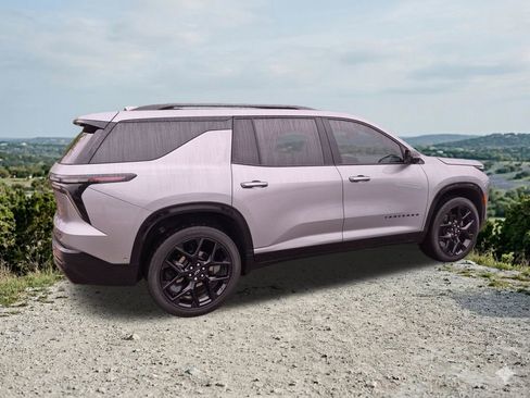 Used 2024 Chevrolet Traverse RS image 11