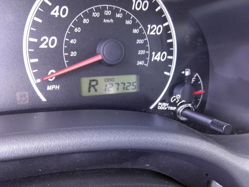 Used 2013 Toyota Corolla LE image 11