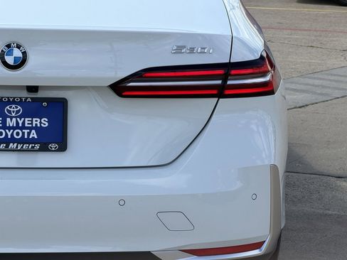 Used 2026 BMW 530i RWD image 9