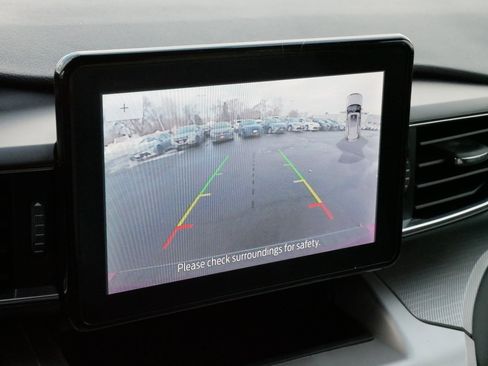 Used 2021 Ford Explorer XLT w/ Equipment Group 202A image 29