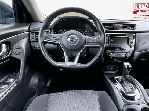 Used 2018 Nissan Rogue SV image 8