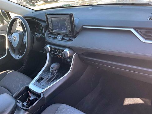 Used 2021 Toyota RAV4 XLE image 14