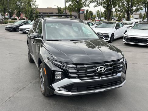 Certified 2025 Hyundai Tucson SEL AWD/4WD image 4