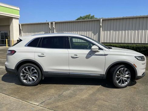 Used 2022 Lincoln Nautilus Reserve FWD image 2