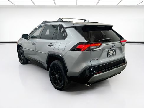 Used 2022 Toyota RAV4 SE w/ Convenience Package AWD/4WD image 6