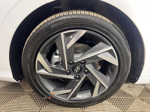 New 2026 Hyundai Elantra Limited image 9